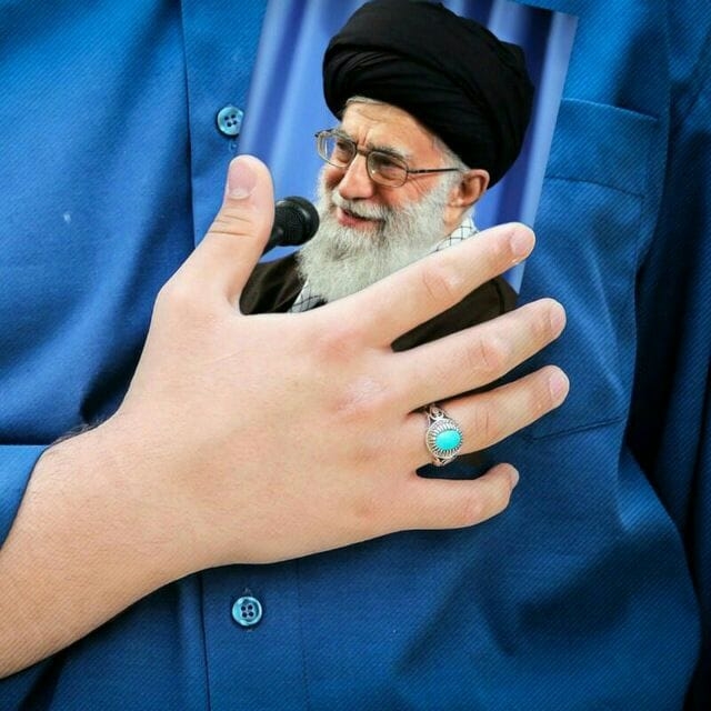 بعد از یازده سپتامبر سال 2001 جهان دیگر دو قطبی و تک قطبی را از دست داد و به دست خودشان از باتلاق عراق فرار کردند 