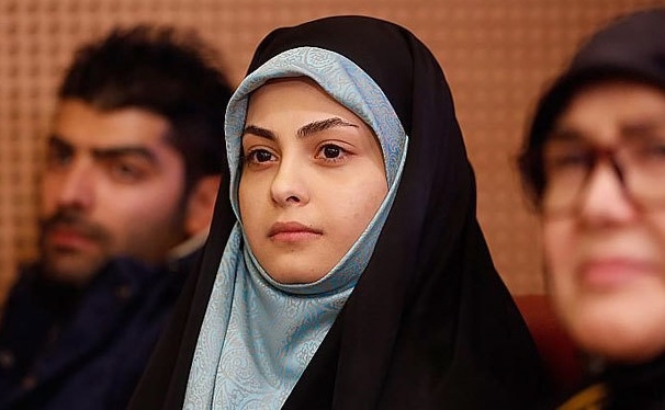 به زبانی ساده تر زن همچون یک آینه است که اگر مرد بیشتر آن را تمیز کند بهتر می تواند خودش را در آینه ببیند 